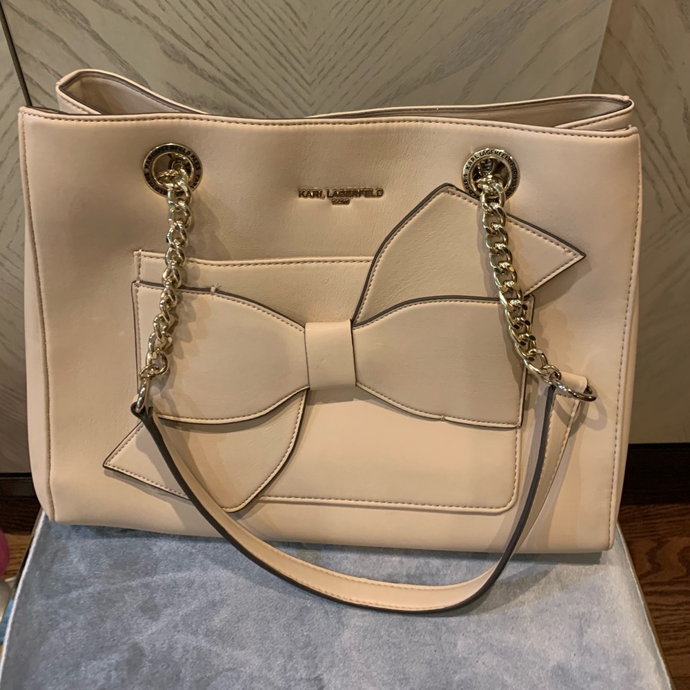 SOLD 🎀 Karl Lagerfeld Tote in leather. - Picture 2 of 8